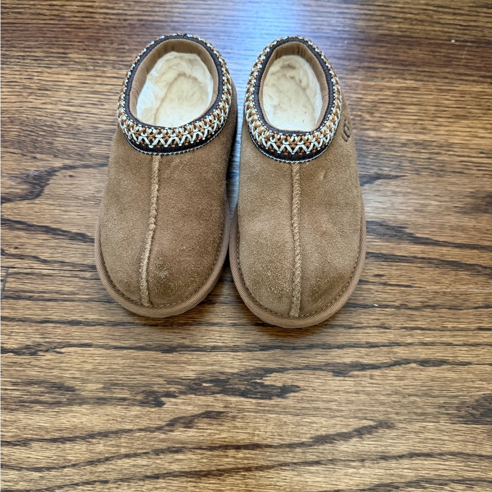 UGG Kids Chestnut Slip-On Shearling-Lined Slippers